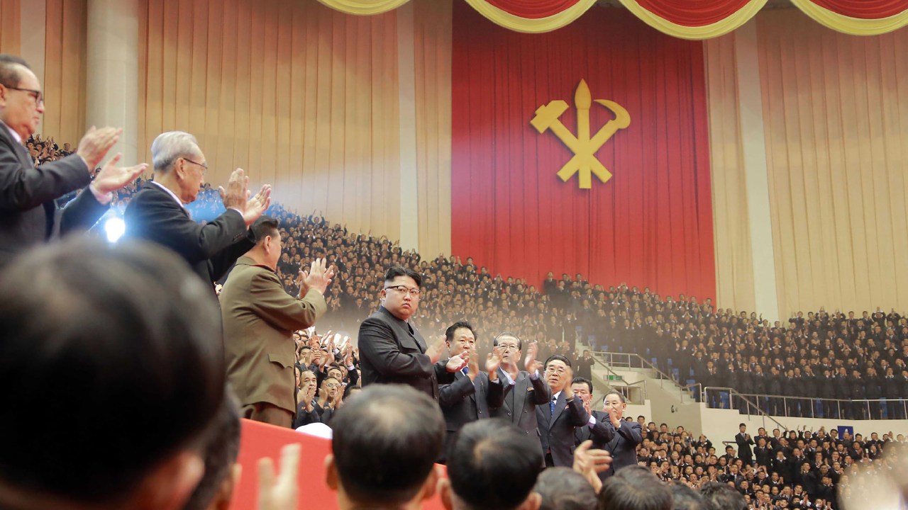 Ditador nortecoreano, Kim Jong-Un comparece a uma apresentação de arte em homenagem ao Partido dos Trabalhadores da Coreia do Norte, em Pyongyang