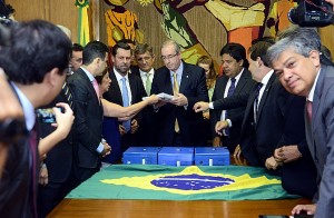 Oposição dá até dia 15 para Cunha