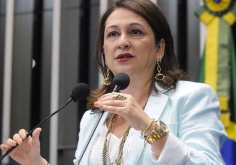 Senadora Kátia Abreu (PSD-TO) comemora ampliação do seguro agrícola no Plano-Safra 2012/2013