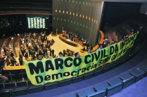 Marco Civil: resultado de um esforço de sete anos ; mas um projeto de lei pode negá-lo em apenas nove meses