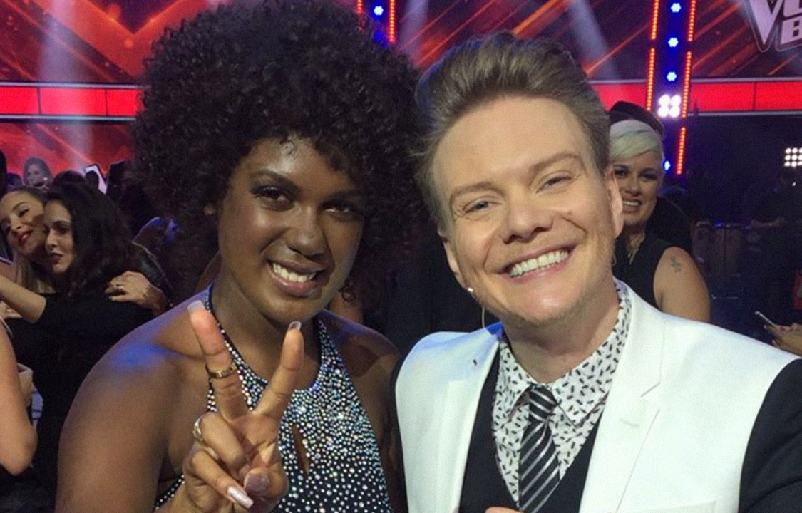 Mylena Jardim, vencedora do The Voice Brasil 2016 e Michel Teló, jurado do reality