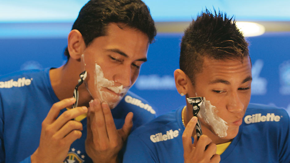 NUMBER 1 IN ADVERTISING - Alongside Ganso, advertising shaving products: he sells everything from mobile phones to mortadella sausages (Robson Fernandes/AE)