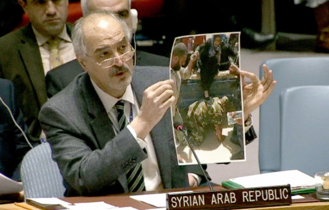 Embaixador sírio durante reunião da ONU