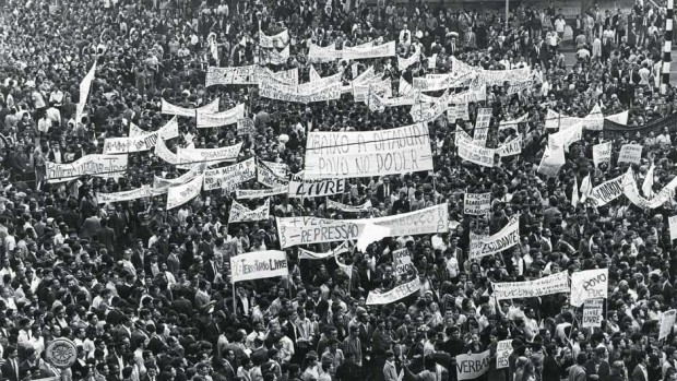 ... AND BLESSED - In June 1968, protestors against the dictatorship who took part in the Demonstration of the Hundred Thousand were blessed by Cardinal Jaime Câmara, the same clergyman who had earlier praised the coup