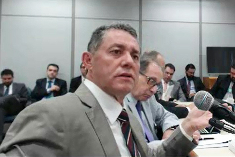 Ex-tesoureiro do PT, Paulo Ferreira, presta depoimento