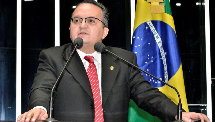 O senador Humberto Costa -