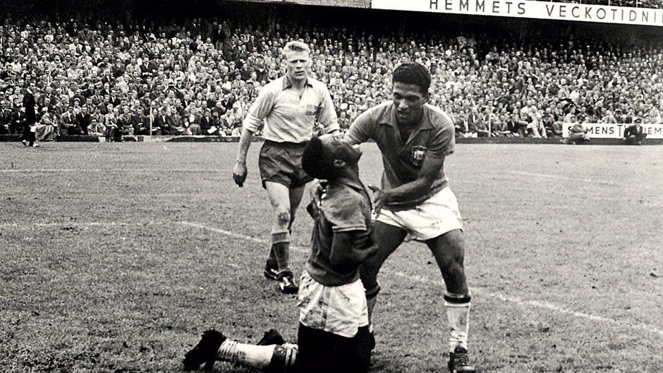 THE REDEEMER OF THE MARACANAZO DEFEAT - Pelé, the greatest of all the heroes, would only enter the scene in the role of redeemer after Brazil´s defeat in the World Cup final of 1950 (known as the Maracanazo) which the anthropologist Roberto DaMatta called “perhaps the greatest tragedy in Brazil´s contemporary history”. The consecration of Pelé as the king of football in 1958 left his successors — even those who were brilliantly gifted, such as Ronaldo and Neymar — with the burden of being compared with giants. It was though the time of myths had ended and it was now time for mere mortals to do the best they could