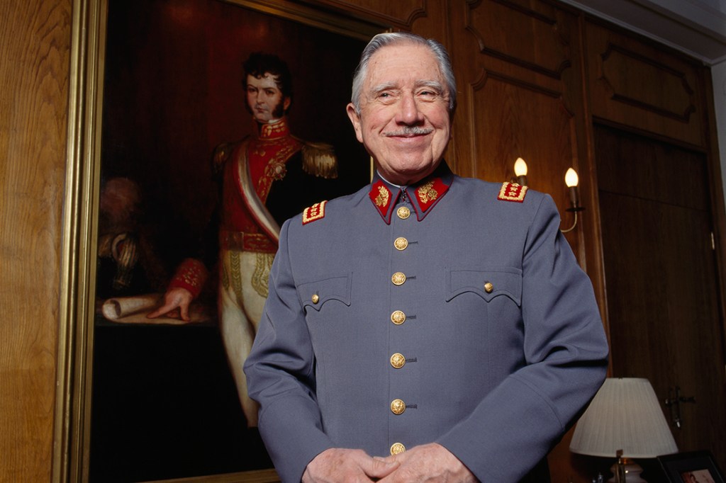 Ditador Chileno, General e Presidente da Junta Militar entre 1973 e 1981, Augusto Pinochet
