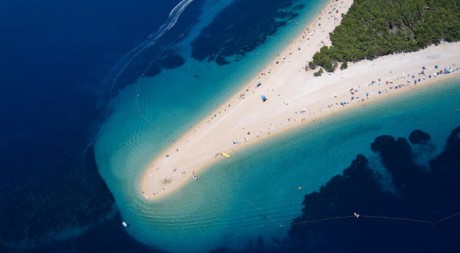 Praia pontiaguda na Croácia