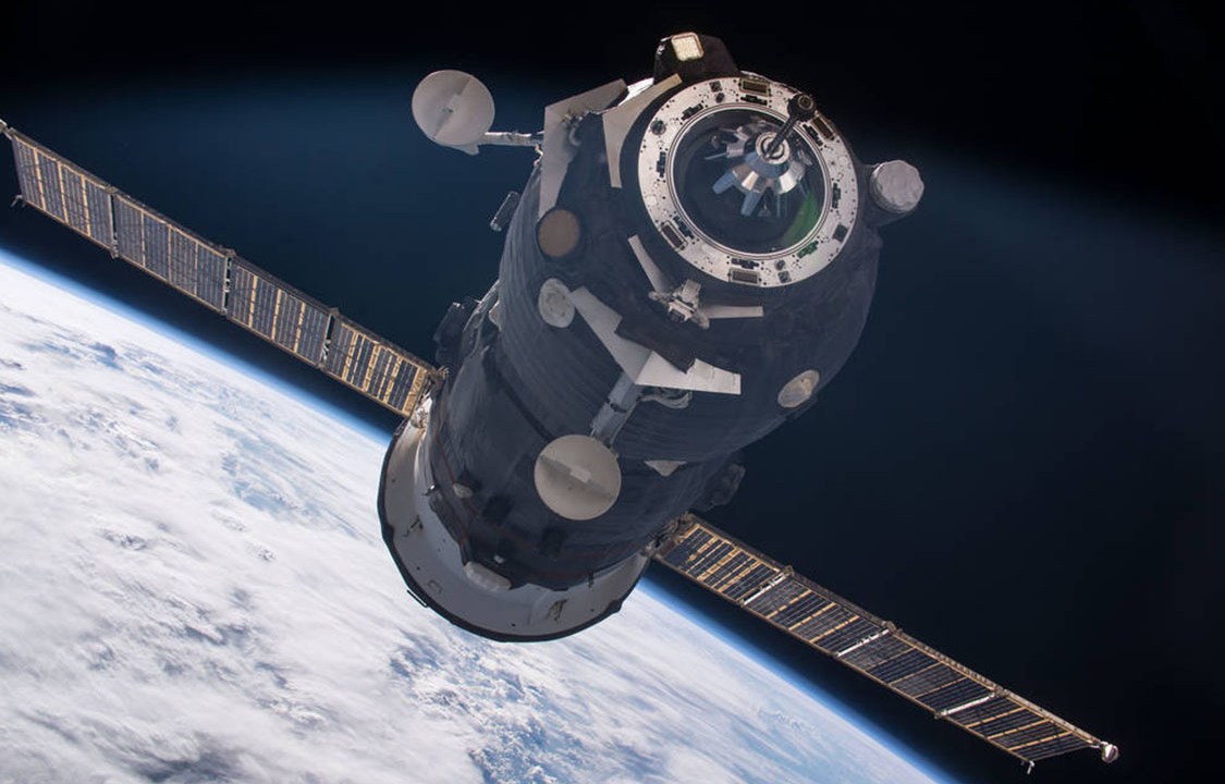 Sonda Progress-62, após lançamento a Estação Espacial Internacional (ISS)