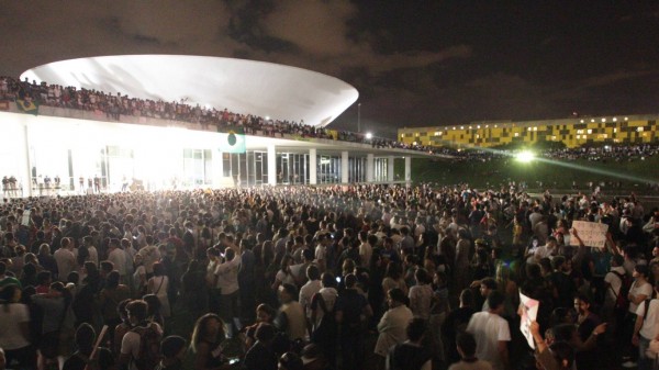 protesto-brasilia1-600x337