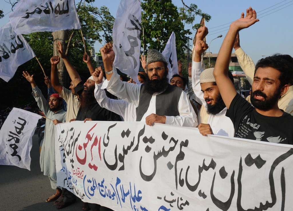 Protesto contra evento sobre gays que aconteceu na embaixada americana em Lahore, no Paquistão, em 2011