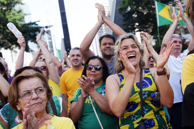 Manifestantes protestam na Avenida Paulista contra a corrupção, em apoio ao juiz Sérgio moro e à operação Lava Jato, em São Paulo