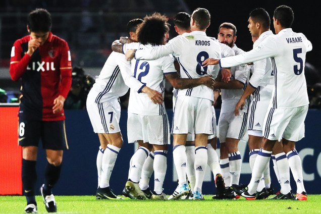 Jogadores do Real Madrid comemoram o gol durante a partida contra o Kashima Antlers pela final do Mundial de Clubes da Fifa, em Yokohama, no Japão - 18/12/2016