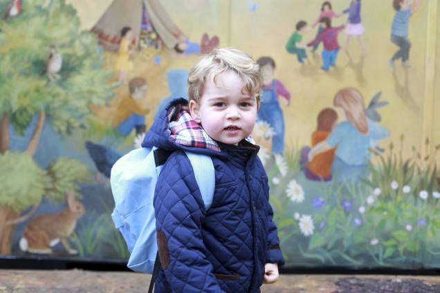 Príncipe George em seu primeiro dia na creche Westacre Montessori School em Norfolk, na Inglaterra