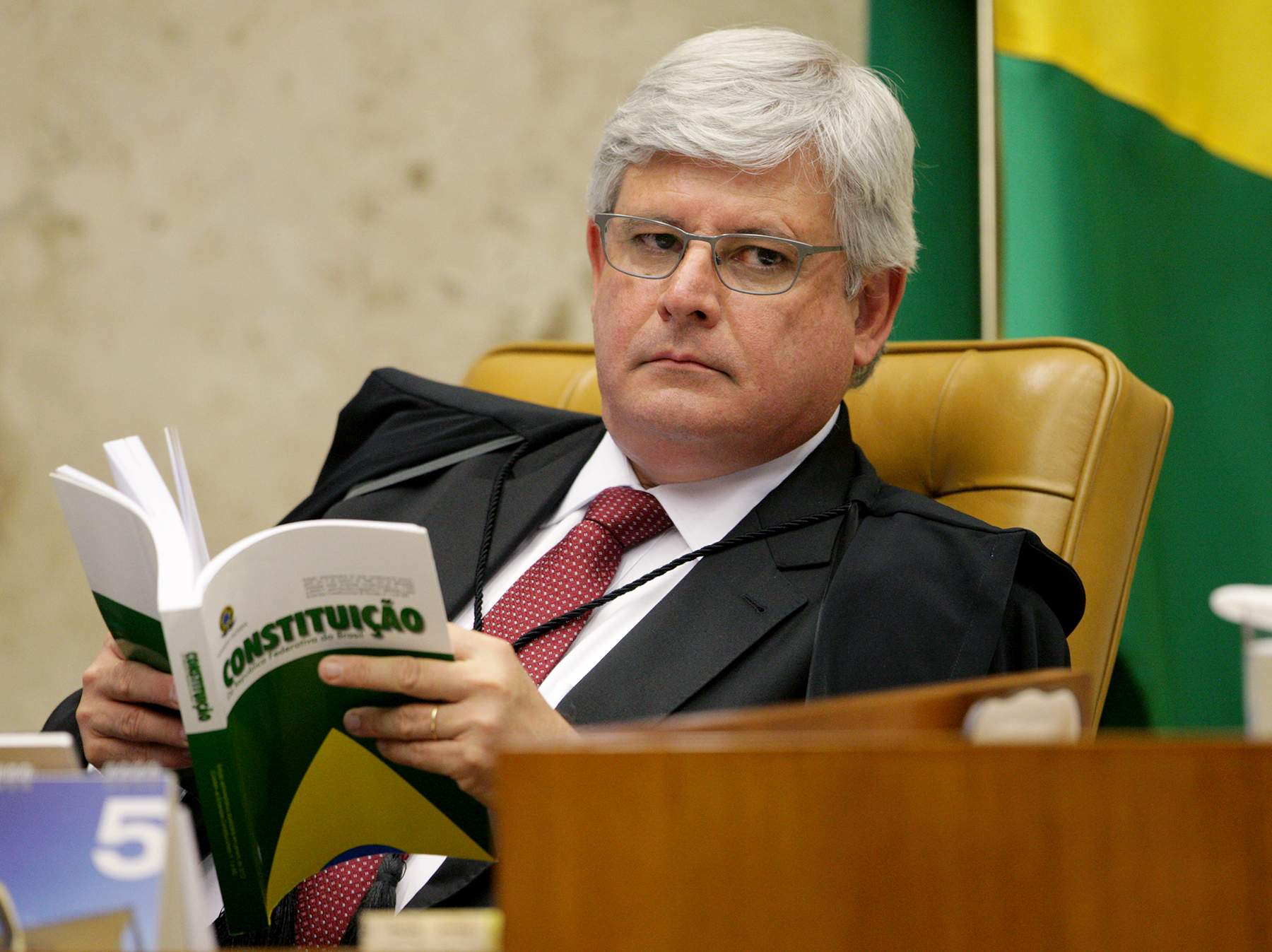 Rodrigo-Janot-e-a-Constituição-Abr