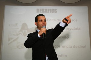 Teixeira: firme e forte