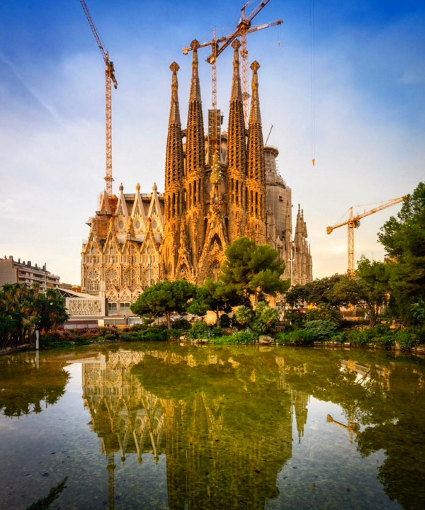 Basílica Sagrada Família, desenhada pelo arquiteto catalão Antoni Gaudí