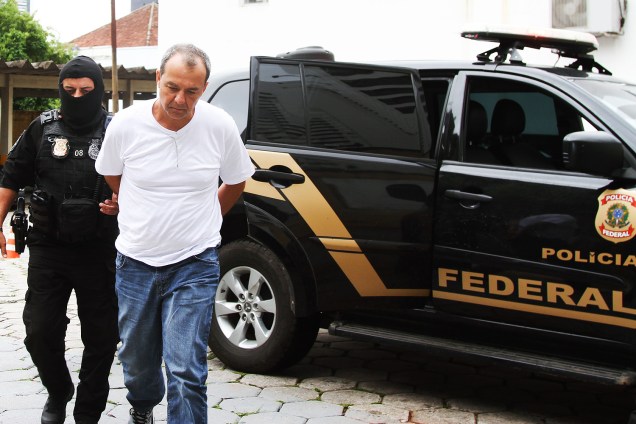 O ex-governador do Rio de Janeiro, Sergio Cabral, preso na operação Calicute, faz exame de corpo delito no IML de Curitiba - 10/12/2016