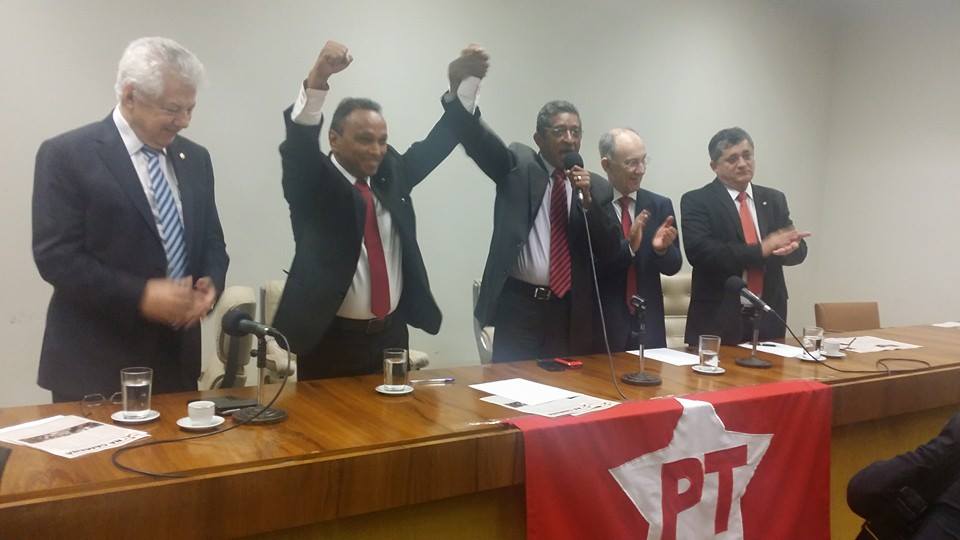 Sibá-Machado-é-aclamado-novo-líder-do-PT-na-Câmara