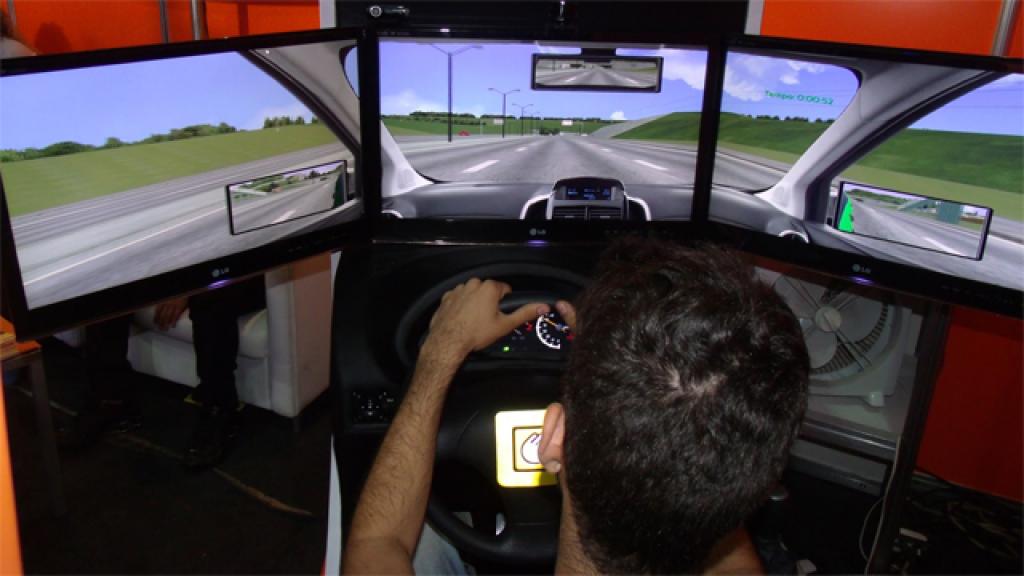 DEM contra os simuladores