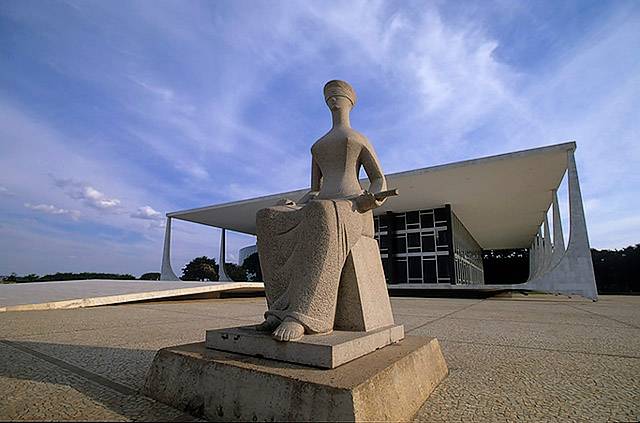 STJ mantém cobrança de IR sobre venda de cotas entre fundos imobiliários