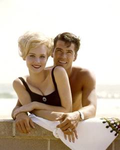 Diane McBain e Van Williams em 'Surfside 6' (Foto: ABC/Arquivo)