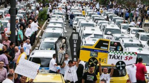 Em tempos de Uber, táxi leva propina