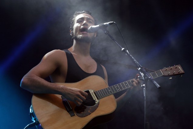 Tiago Iorc se apresenta durante o Festival Z no Allianz Parque em São Paulo