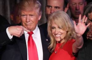 Donald Trump e sua diretora de campanha, Kellyane Conway, escolhida por ele para ser sua assessora presidencial na Casa Branca