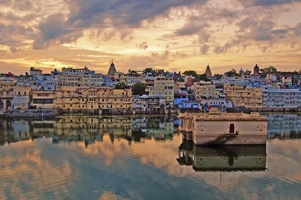 Golden Hour in Lake Pichola - Udaipur