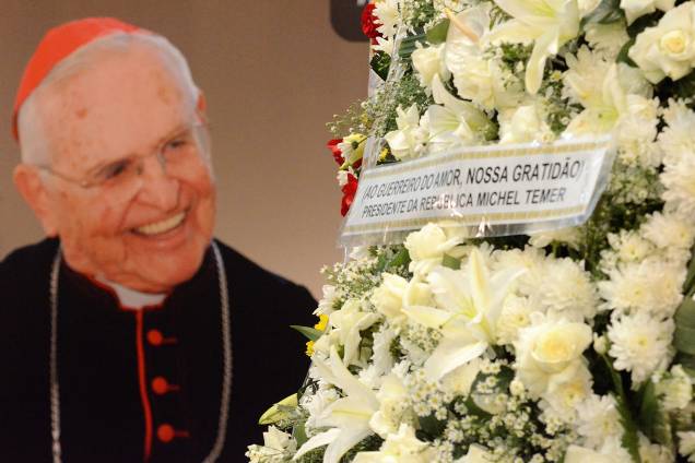 O corpo de dom Paulo Evaristo Arns, arcebispo emérito de São Paulo, morto aos 95 anos nesta quarta-feira (14) é velado na Catedral da Sé, na região central de São Paulo (SP).