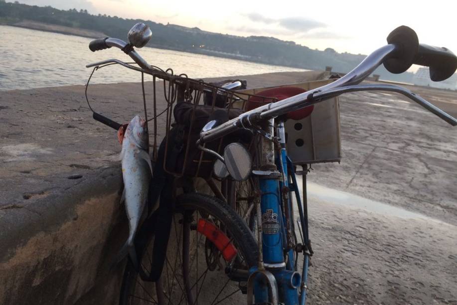 Bicicleta de pescador em Havana, Cuba
