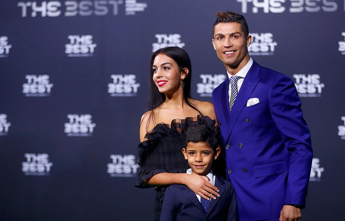 Cristiano Ronaldo com filho e namorada Georgina Rodríguez