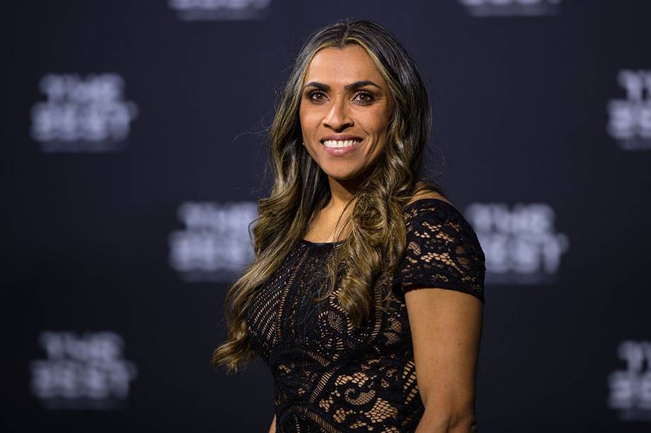 A jogadora Marta <span>chega para o Prêmio de Melhor do Mundo da Fifa, na Suíça</span>