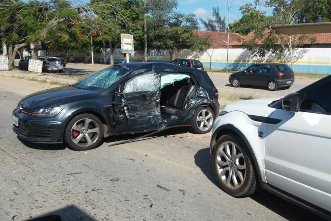 Carro em que estava Vinícius Bonemer