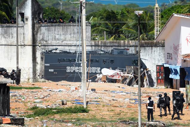 Tropa de Choque entra na Penitenciária Estadual de Alcaçuz, na cidade de Nísia Floresta (RN) - 18/01/2017 Tropa de Choque entra na Penitenciária Estadual de Alcaçuz, na cidade de Nísia Floresta (RN) - 18/01/2017