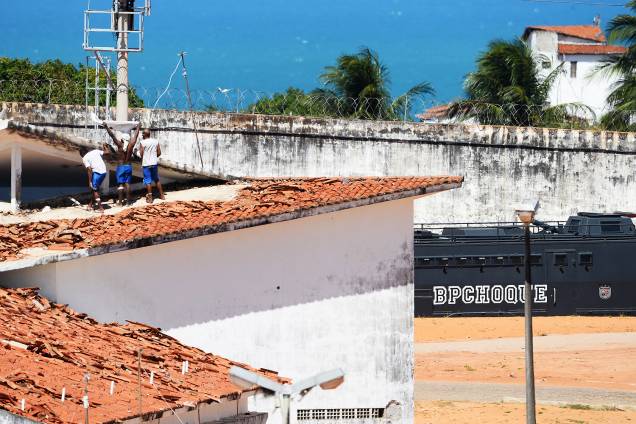 Tropa de Choque entra na Penitenciária Estadual de Alcaçuz, na cidade de Nísia Floresta (RN) - 18/01/2017 Tropa de Choque entra na Penitenciária Estadual de Alcaçuz, na cidade de Nísia Floresta (RN) - 18/01/2017