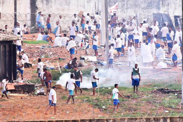 Quinto dia de rebelião na Penitenciária Estadual de Alcaçuz, na cidade de Nísia Floresta (RN) - 18/01/2017 Quinto dia de rebelião na Penitenciária Estadual de Alcaçuz, na cidade de Nísia Floresta (RN) - 18/01/2017