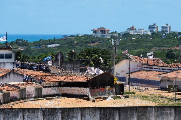 Presos da Penitenciária Estadual de Alcaçuz, em Nísia Floresta (RN), entram em batalha campal no sexto dia de rebelião - 19/01/2017 Presos da Penitenciária Estadual de Alcaçuz, em Nísia Floresta (RN), entram em batalha campal no sexto dia de rebelião - 19/01/2017