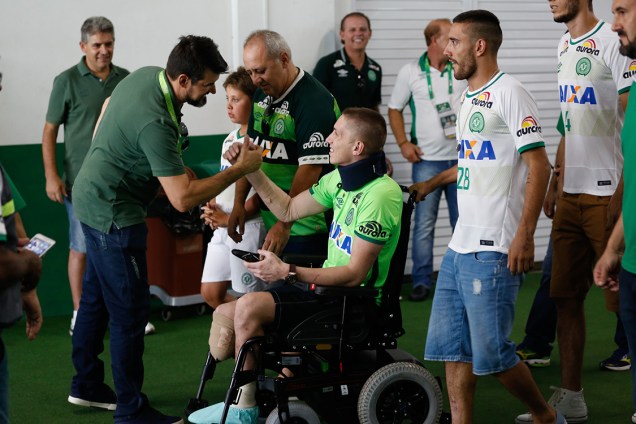 Jackson Follmann, um dos sobreviventes na tragédia em Medellin, chega na Arena Condá para o amistoso entre Chapecoense e Palmeiras