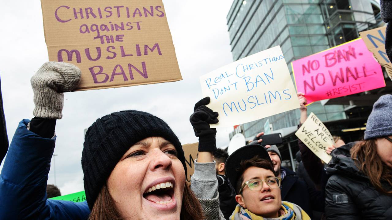 Bloqueio de Trump à imigração - Protesto - Aeroporto