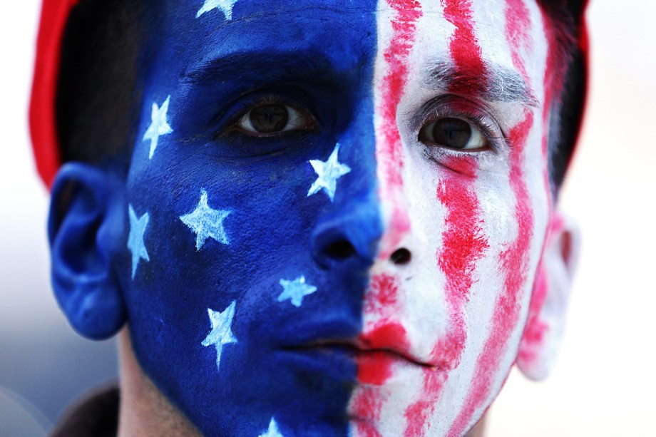 Manifestantes se reúnem para posse do presidente eleito dos Estados Unidos, Donald Trump, nesta sexta-feira (20), em Washington