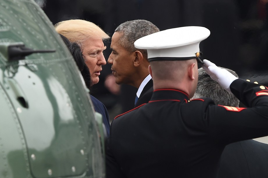 O presidente dos EUA, Donald Trump se despede do ex-presidente Barack Obama no Capitólio - 20/01/2017