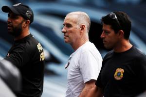 Eike Batista chega à sede da Polícia Federal no Rio para prestar depoimento
