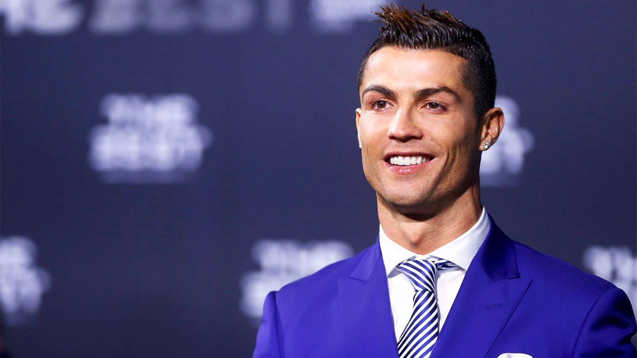O atacante do Real Madrid, Cristiano Ronaldo, chega para a cerimônia de premiação de Melhores do Mundo da FIFA, realizada na Suíça - 09/01/2017