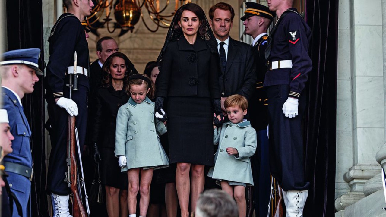 LUTO ABERTO - Natalie, como Jackie (no centro), no funeral de JFK: “Que vejam o que fizeram”
