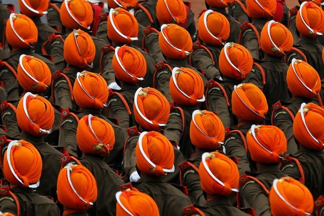 Soldados indianos marcham durante o desfile do Dia da República em Nova Deli, Índia