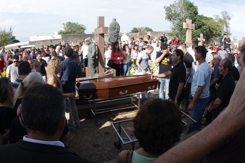 Funeral das vítimas da chacina em Campinas