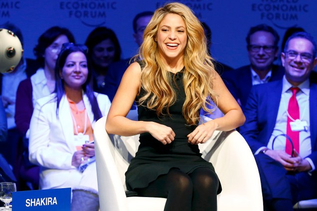 A cantora Shakira, embaixadora da Unicef, na reunião anual do Fórum Econômico Mundial de Davos, na Suíça, nesta terça-feira (17)